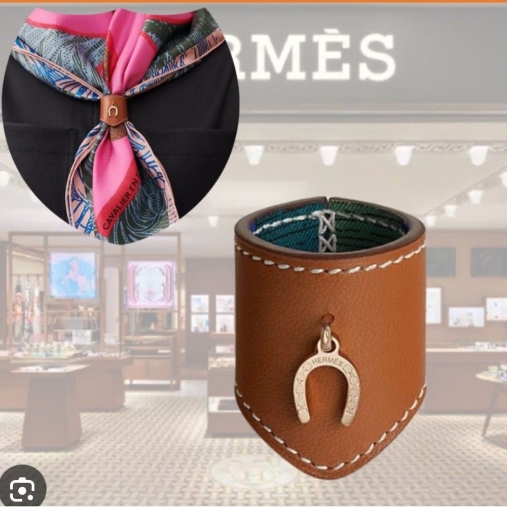 BNIB Hermès Brown Leather Scarf Ring